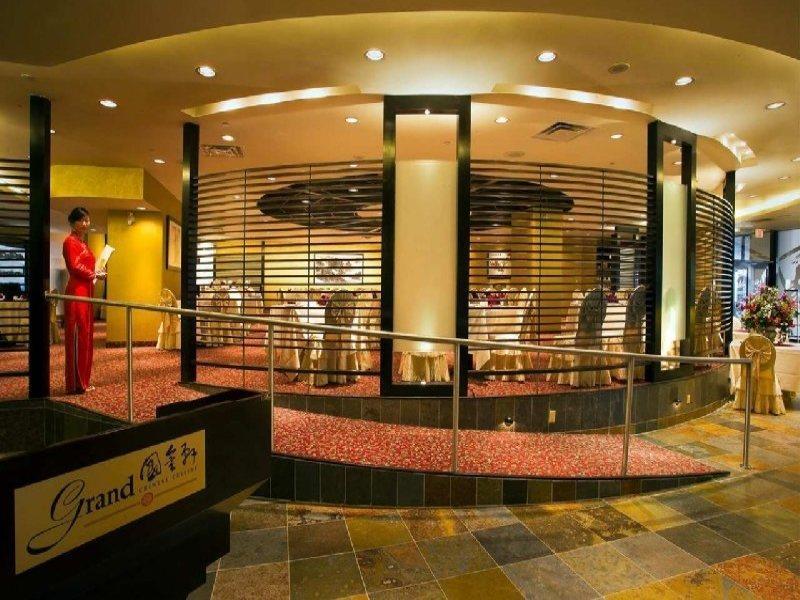 デルタ ホテルズ バイ マリオット トロント エアポート ＆ カンファレンス センター レストラン 写真